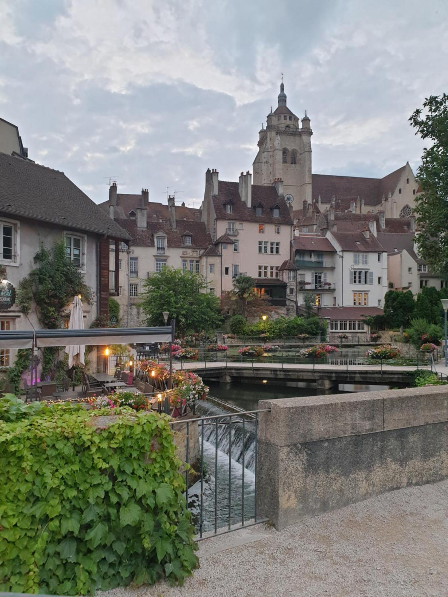 LE MATIN CALME - CHARME ANCIEN - VUE CANAL - Home-One Dole Extérieur photo